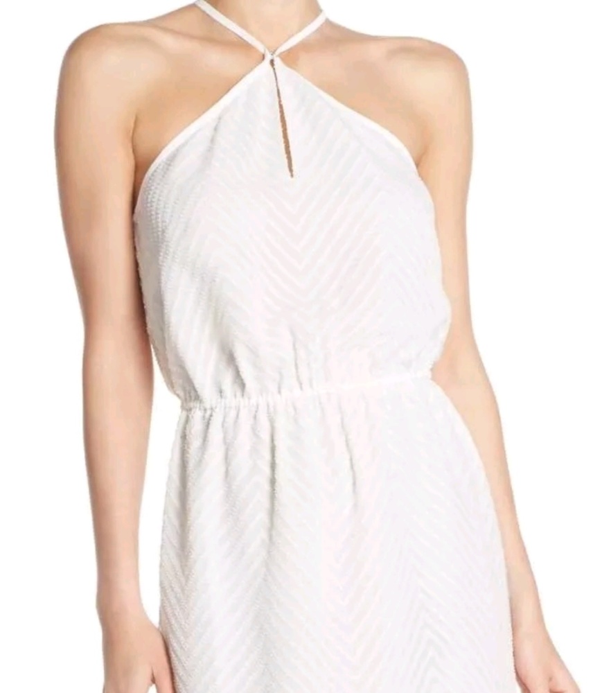 White chevron pattern summer dress 🎉